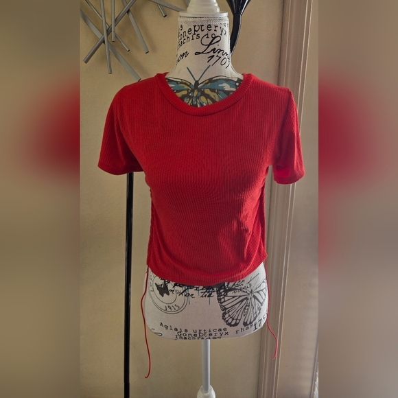 Rebellious Dreamer Tops - Rebellious Dreamer Ribbed Drawstring Crop Top - Red - Size M